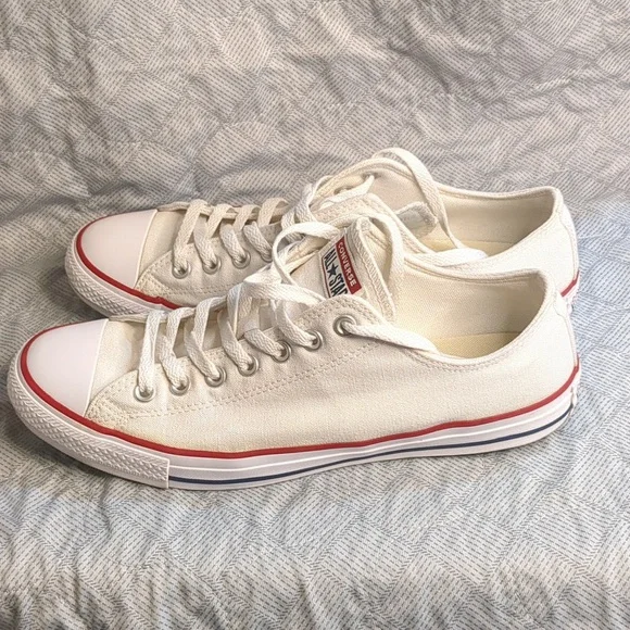 Converse Chuck Taylor All Star Low Top Sneakers. - Picture 6 of 16